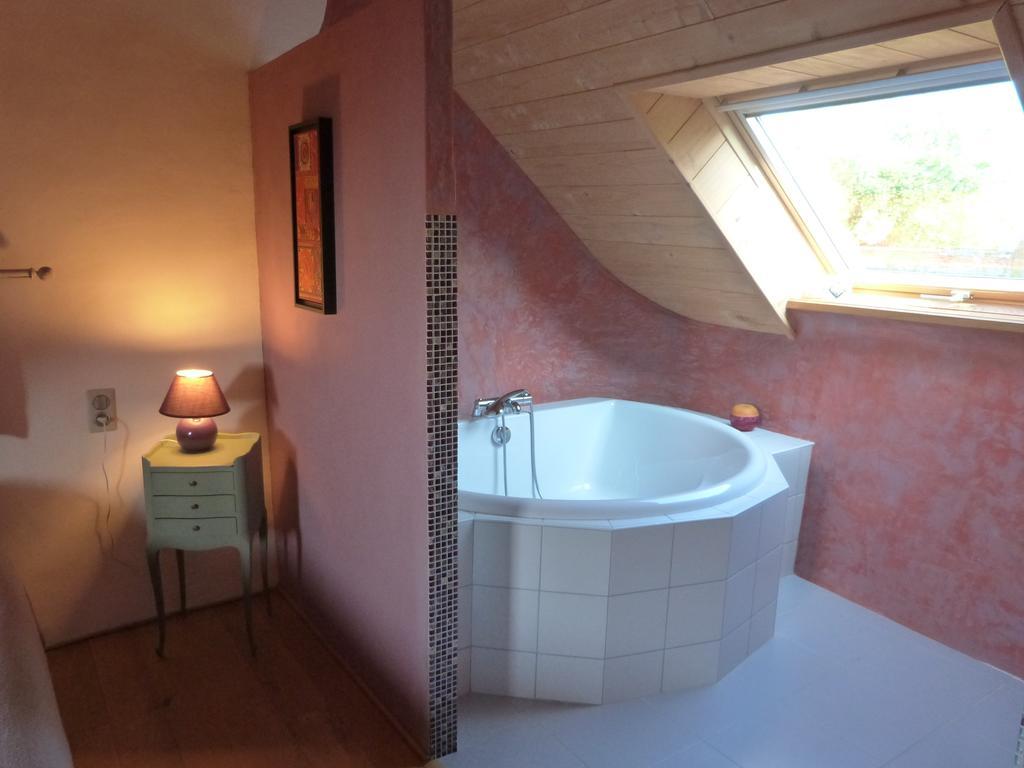 Bed And Breakfast La Fontaine Blanche Melgven Habitación foto