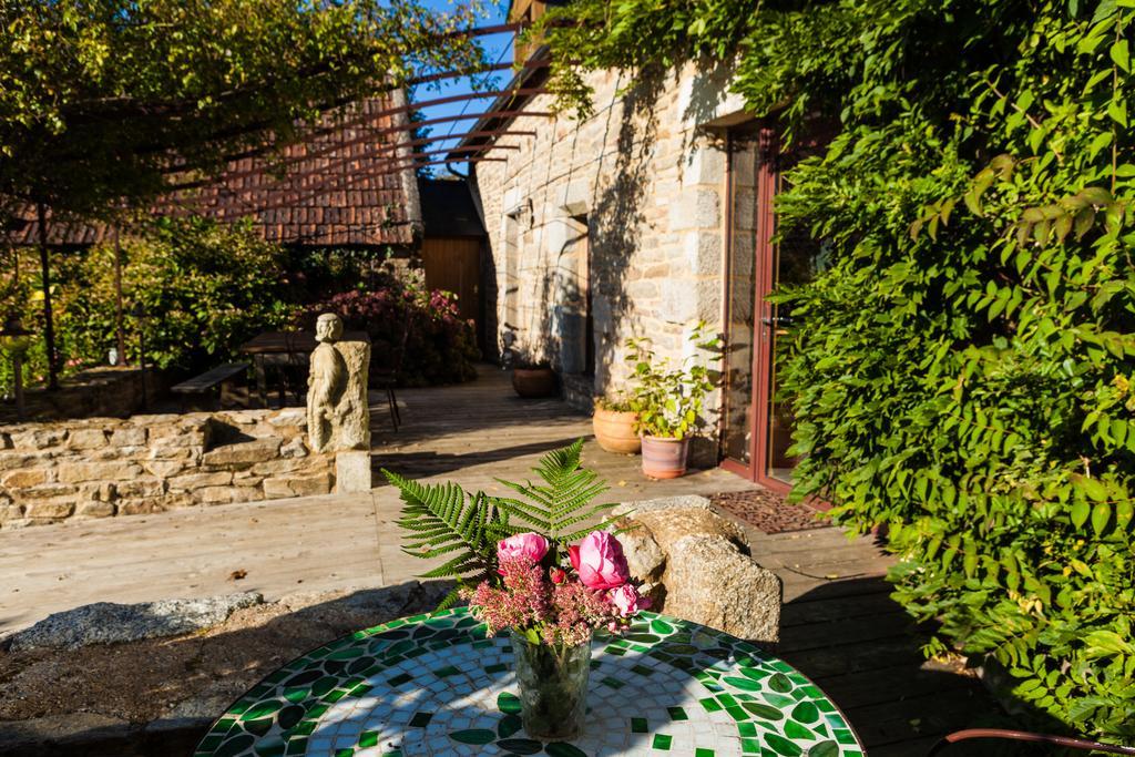 Bed And Breakfast La Fontaine Blanche Melgven Exterior foto